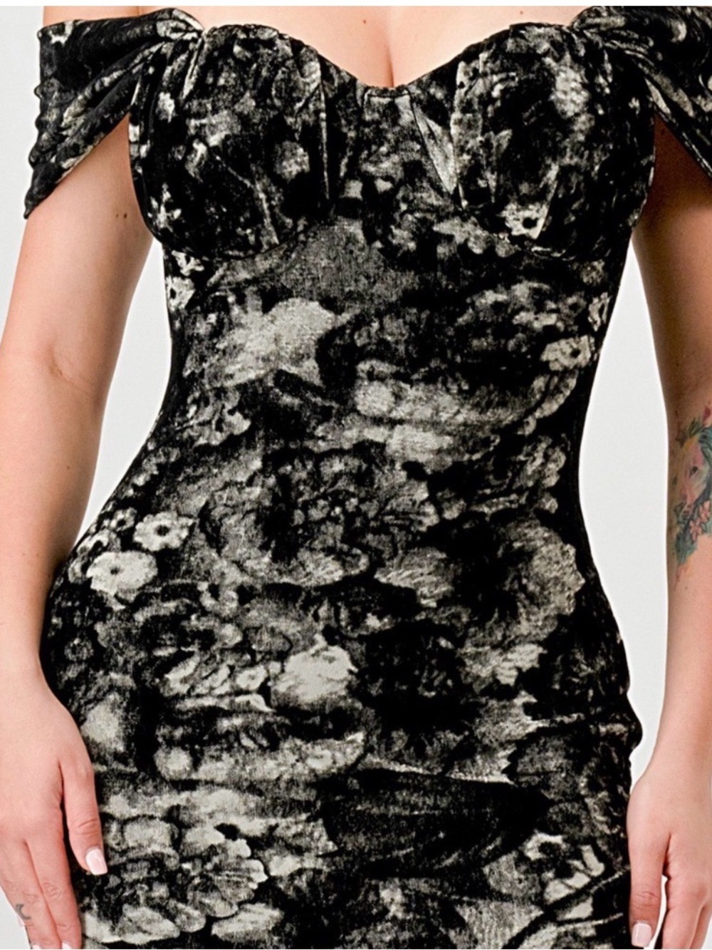 privy Black and White Off-Shoulder Mini Dress with Marble Print - Picture 4 of 8